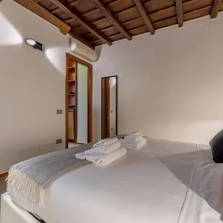 Giubbonari 23 - Fromhometorome Apartmán Řím